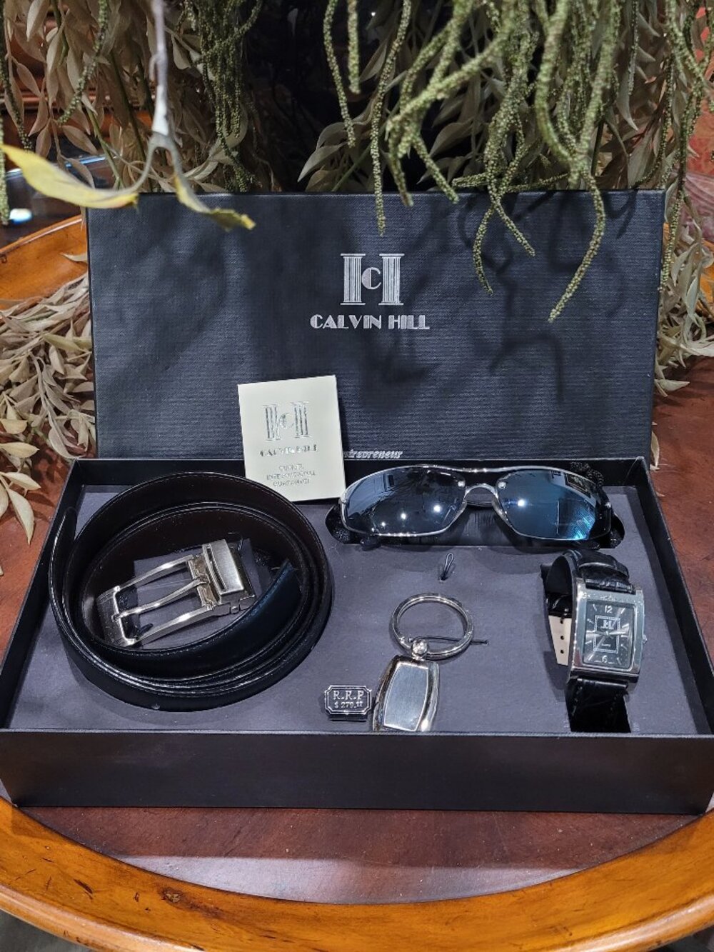 New Vintage Calvin Hill Men's Gift Set Watch Belt Keychain & Sunglasses